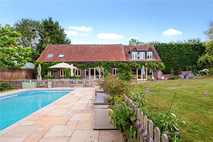 4 Bedroom House To Rent In Hensting Lane, Fishers Pond, Eastleigh, Hampshire, SO50