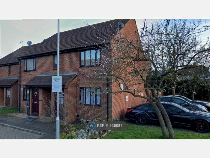 1 Bedroom Flat To Rent In Boltons Lane, Harlington, Hayes, UB3