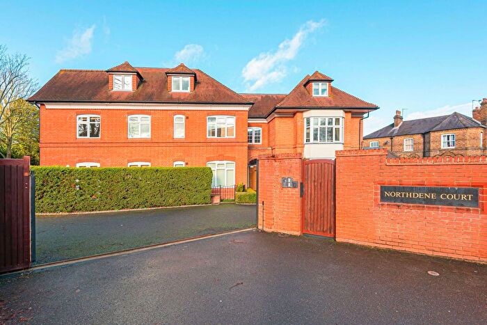 1 Bedroom Flat To Rent In Egham Hill, Englefield Green, Egham, TW20