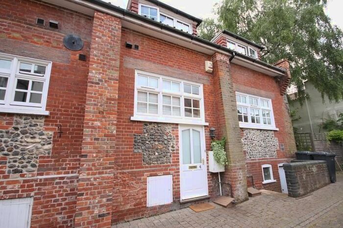 2 Bedroom Mews To Rent In Cow Hill, Norwich, NR2