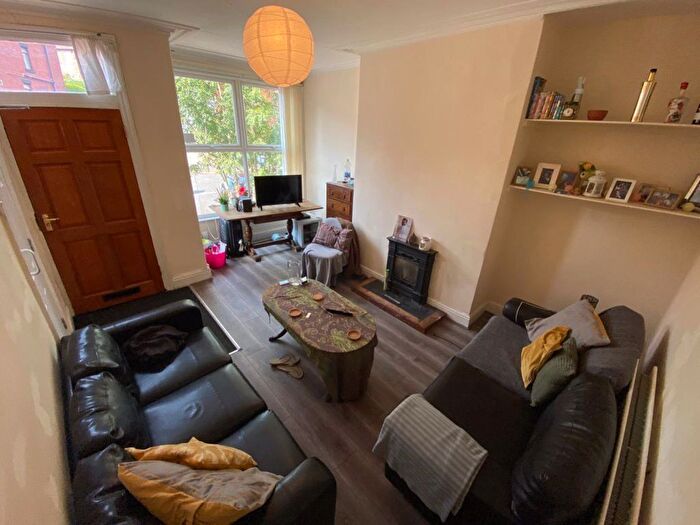 2 Bedroom Semi-Detached House To Rent In Beechwood Terrace, Leeds, LS4
