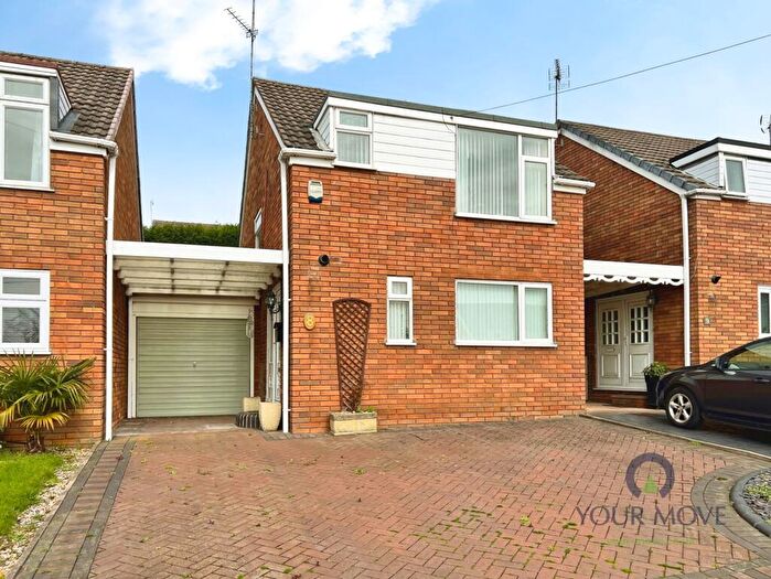 3 Bedroom Link Detached House For Sale In Kingham Close, Lower Gornal, Dudley, West Mildlands, DY3