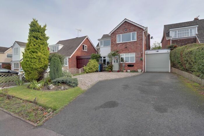 4 Bedroom Detached House For Sale In White Oak Drive, Bishops Wood, Staffordshire, ST19