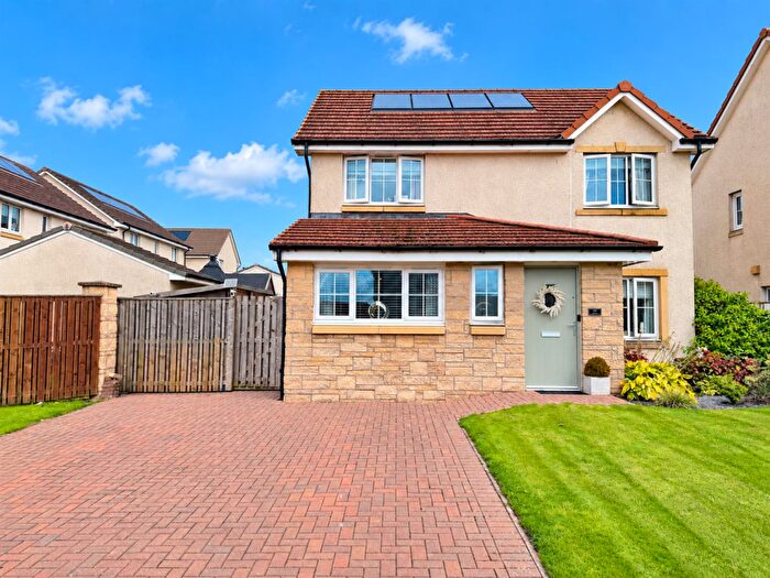 3 Bedroom Detached House For Sale In Levern Way, Gartcosh, Glasgow, G69