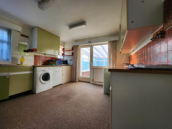 2 Bedroom Detached Bungalow For Sale In Langdale Avenue, Ramsgate, CT11