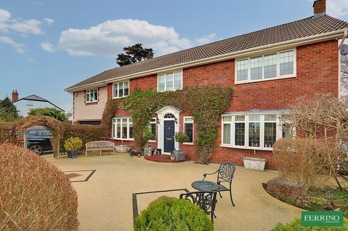 5 Bedroom Detached House For Sale In Woodcroft, Chepstow, Monmouthshire., NP16