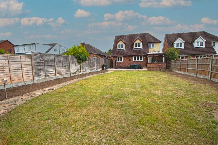 4 Bedroom Detached House For Sale In Scrub Rise, Billericay, CM12