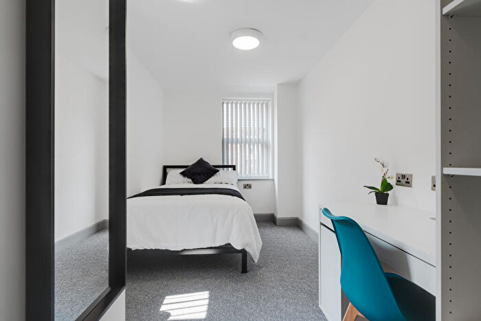 2 Bedroom Flat To Rent In Grosvenor Road, Liverpool, Merseyside, L15