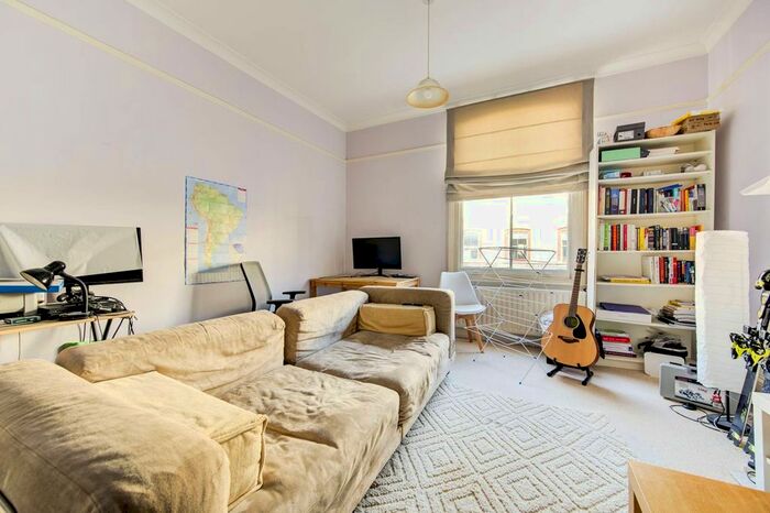 2 Bedroom Flat To Rent In Cheniston Gardens, South Kensington, London, W8