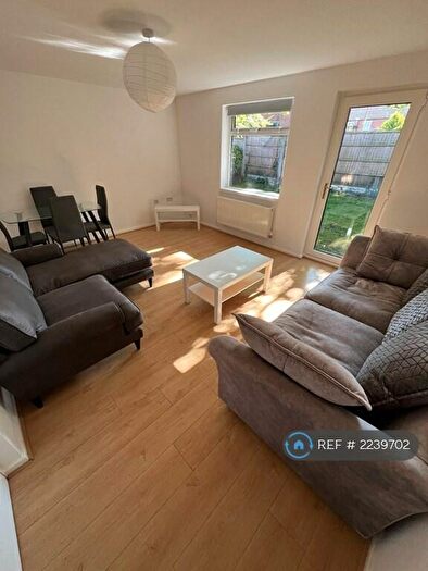 2 Bedroom Flat To Rent In Malthouse Way, Penwortham, Preston, PR1