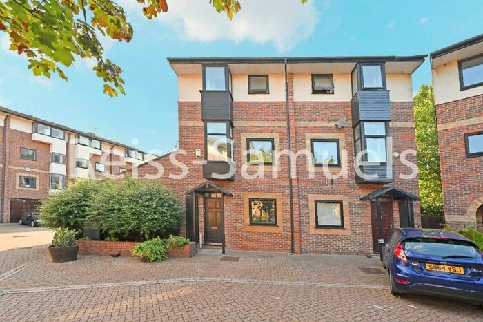 5 Bedroom Semi-Detached House To Rent In Ironmongers Place, Canary Wharf, London, E14