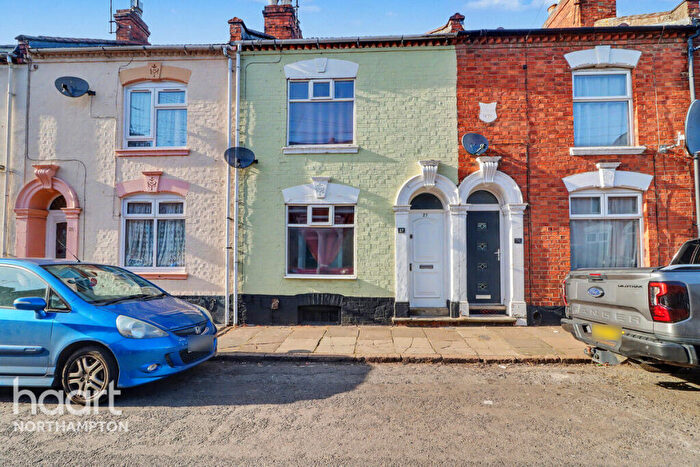 3 Bedroom Terraced House For Sale In Hood Street, Northampton, NN1