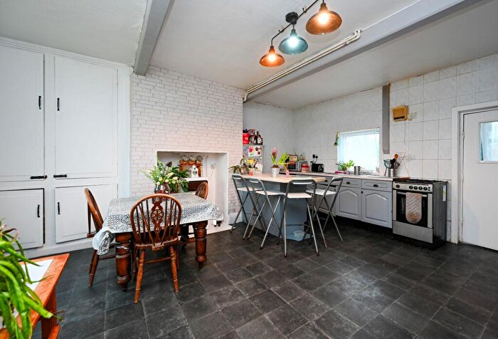 4 Bedroom House For Sale In Shore Road, Hesketh Bank, PR4