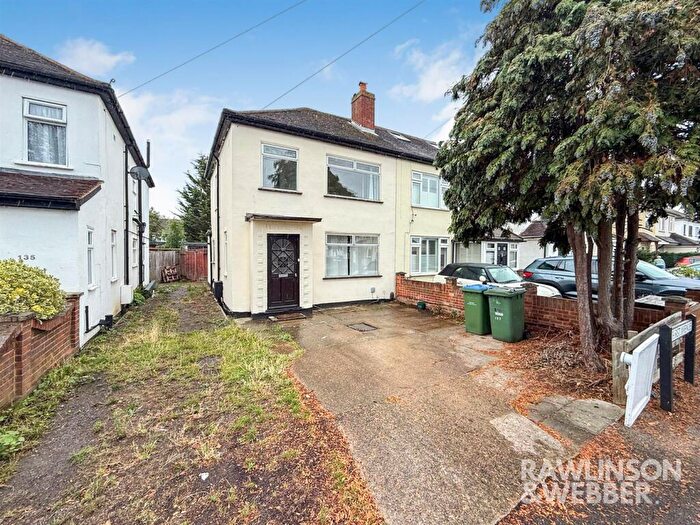 3 Bedroom Semi-Detached House To Rent In First Avenue, West Molesey, KT8