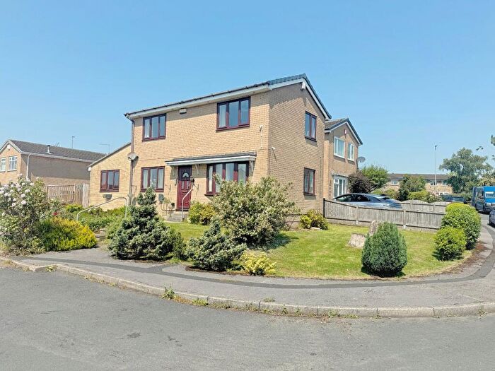 3 Bedroom Detached House For Sale In Moffat Close, Wibsey, Bradford, BD6