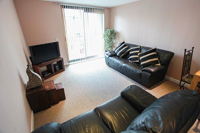 2 Bedroom Flat To Rent In Cornhill, L1