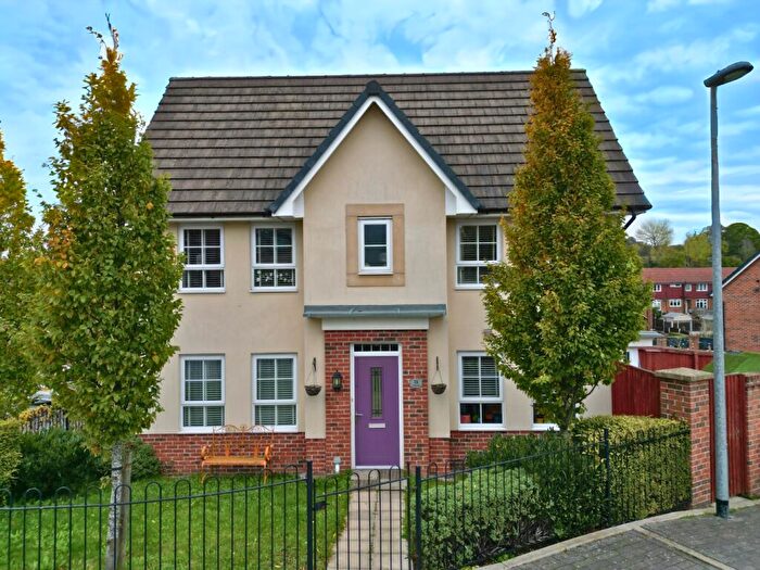 3 Bedroom Semi-Detached House For Sale In Pudding Lane, Hyde, Greater Manchester, SK14