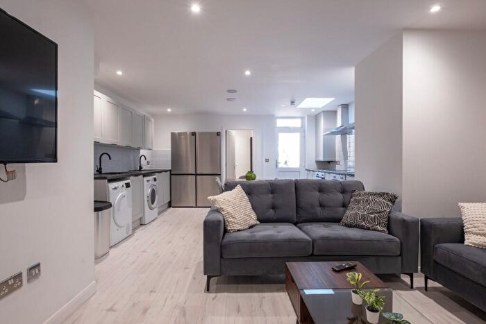 6 Bedroom House Of Multiple Occupation To Rent In Marlborough Road, Swansea, Wales, SA2