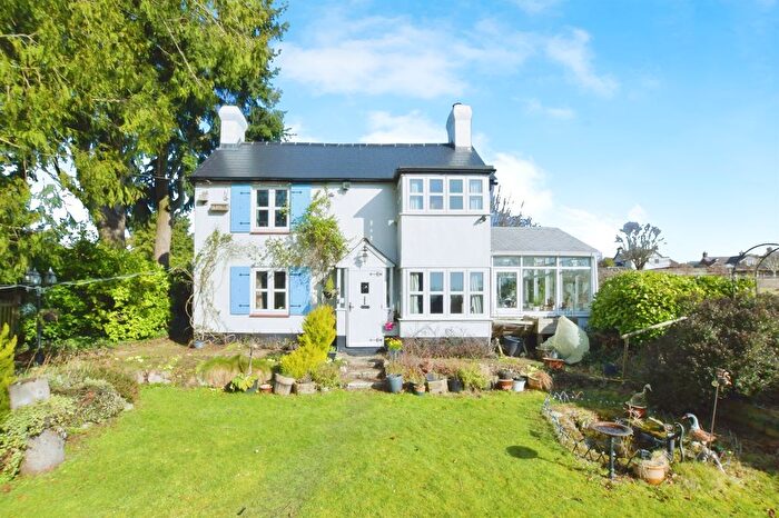 3 Bedroom Detached House For Sale In Alderholt Road, Sandleheath, Fordingbridge, SP6