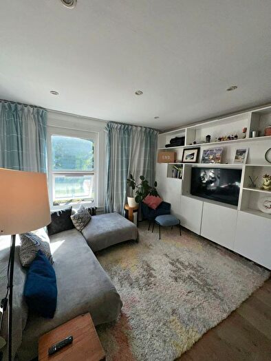 2 Bedroom Flat To Rent In Pulross Road, Brixton, SW9