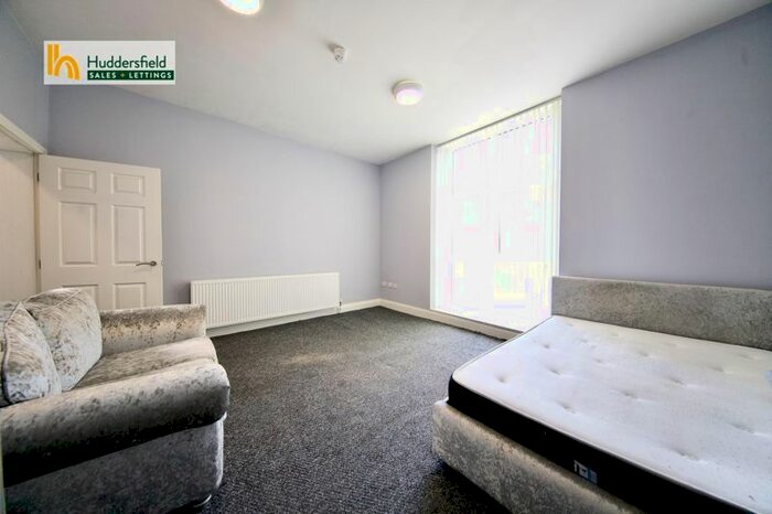 1 Bedroom Flat To Rent In New North Road, Huddersfield, HD1