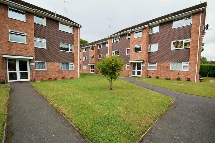 2 Bedroom Flat To Rent In Liebenrood Road, Southcote, Reading, RG30