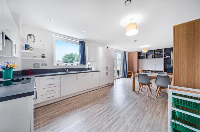 3 Bedroom Flat For Sale In Greenland Place, Yeoman Street, Surrey Quays, SE8
