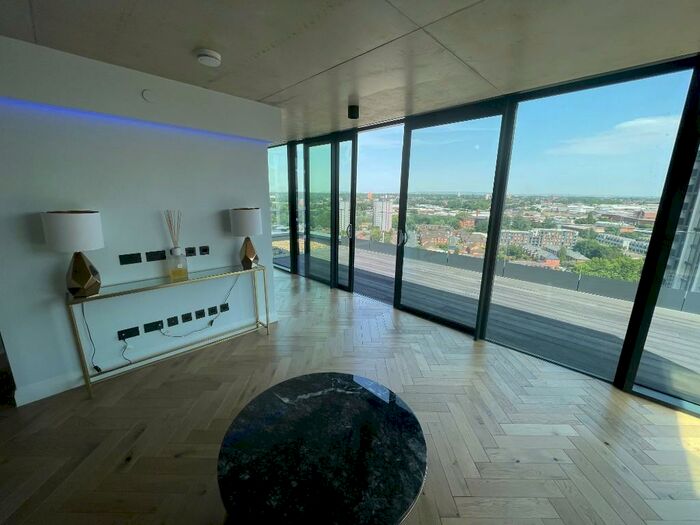 2 Bedroom Penthouse To Rent In Local Blackfriars, Bury Street, Manchester, Greater Manchester, M3