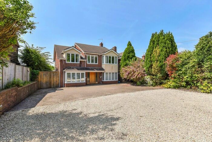 4 Bedroom Detached House For Sale In Hoads Hill, Wickham, PO17