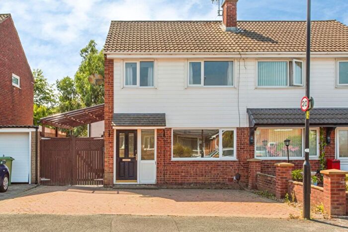3 Bedroom Semi-Detached House For Sale In Claughton Avenue, Leyland, Lancashire, PR25