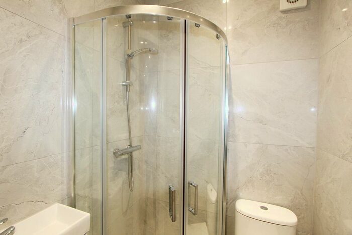 Studio To Rent In Wellington Avenue, Hounslow, TW3