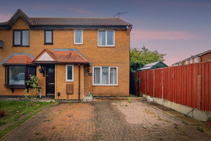 3 Bedroom Semi-detached House For Sale In Forstal Close, Corby, NN18