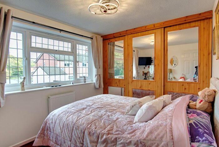 2 Bedroom Semi-Detached House For Sale In Waun Gron, Swansea, SA8