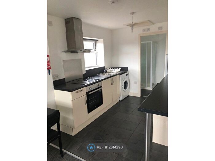 1 Bedroom Flat To Rent In Church Street, Old Basford, Nottingham, NG6