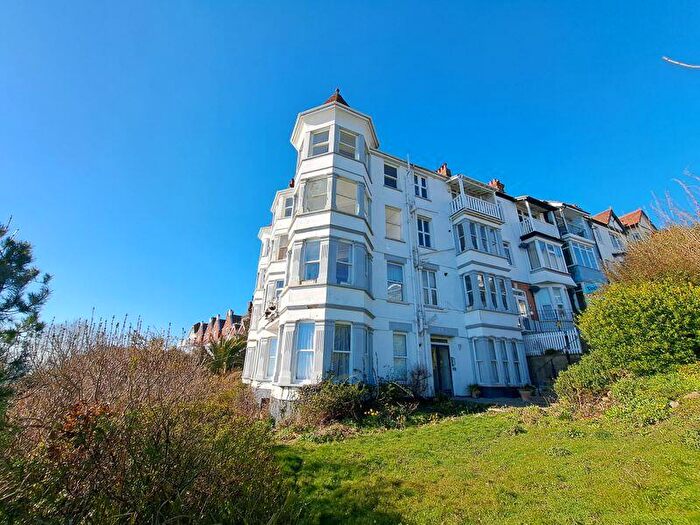 2 Bedroom Flat To Rent In San Remo Parade, Westcliff-On-Sea, SS0