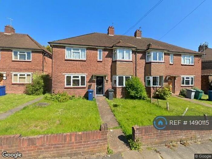 2 Bedroom Maisonette To Rent In Fordham Close, Barnet, EN4