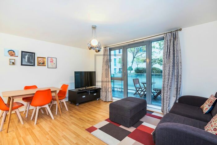 2 Bedroom Flat To Rent In High Street, London, E15