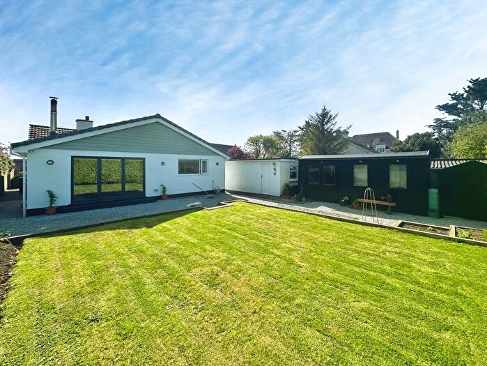 3 Bedroom Detached Bungalow For Sale In Mullion, Beautifully Presented Detached Bungalow, TR12