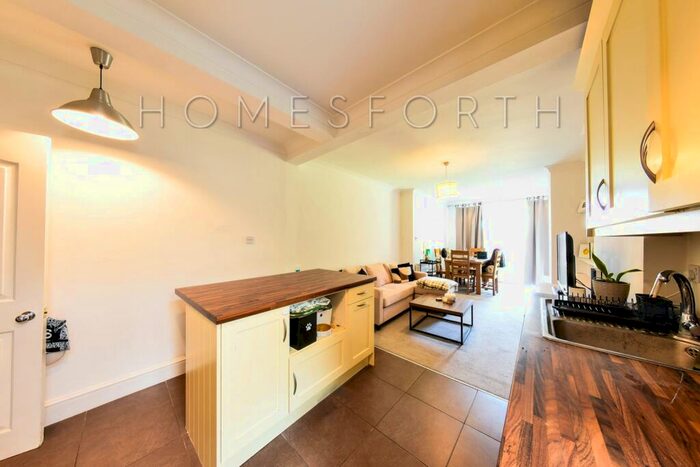 2 Bedroom Flat To Rent In Bolton Gardens, Kensal Rise, NW10