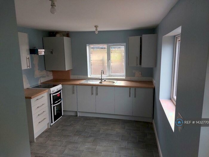 3 Bedroom Semi-Detached House To Rent In Saffron Street, Bletchley, Milton Keynes, MK2