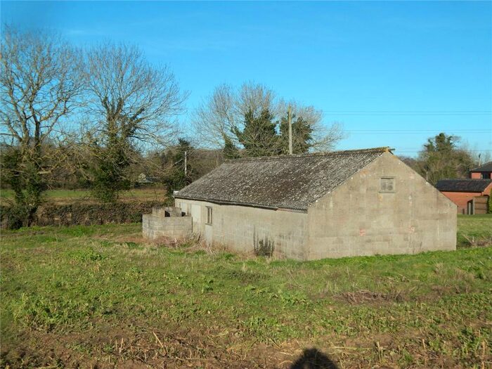 2 Bedroom Detached House For Sale In Hellington Hill, Norwich, NR14