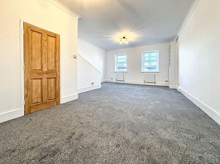 2 Bedroom Maisonette For Sale In Soundwell Road, Bristol, Gloucestershire, Qg, Gb, BS16