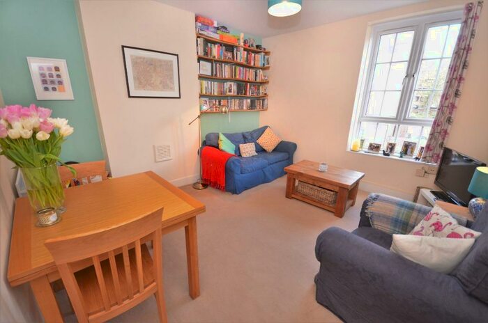 2 Bedroom Flat To Rent In East Dulwich Estate, London, SE22