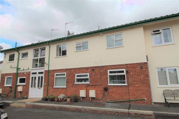 2 Bedroom Apartment To Rent In Kingsway Court, Broughton, PR3