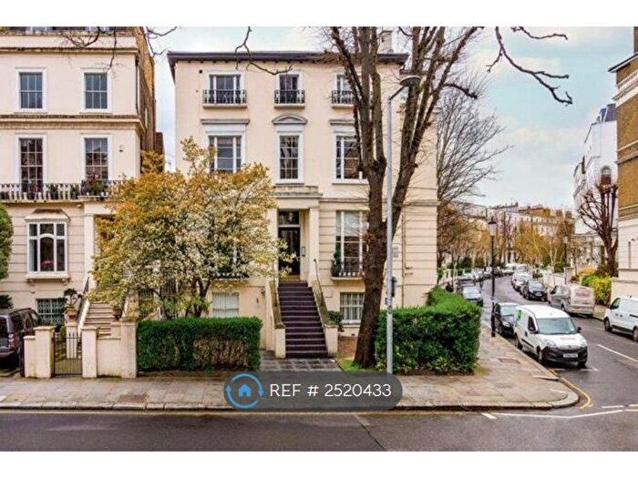 Studio To Rent In Pembridge Villas, London, W11