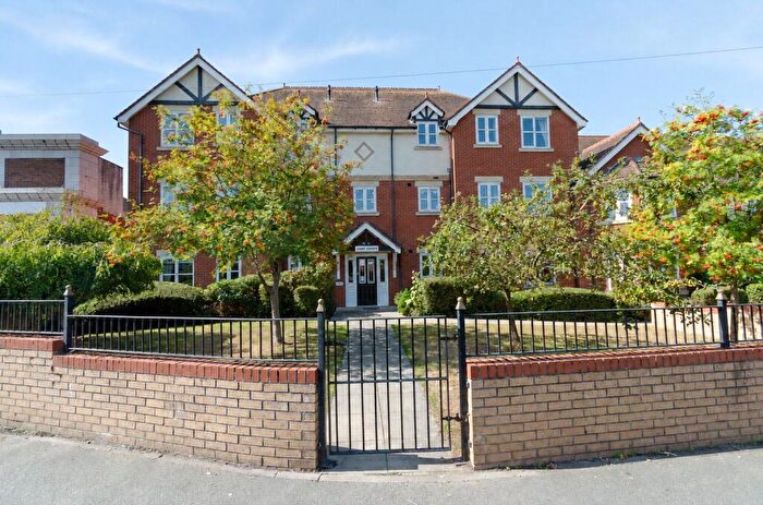 2 Bedroom Apartment For Sale In Penrhyn Avenue, Rhos On Sea, Colwyn Bay, Conwy, LL28