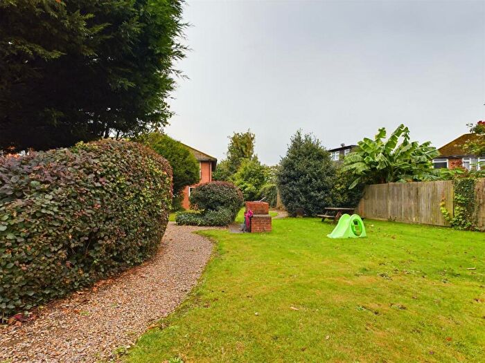 2 Bedroom Apartment To Rent In Henry Close, Enfield, EN2