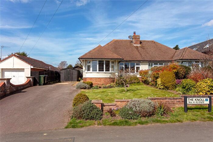2 Bedroom Bungalow For Sale In The Knoll, Maulden, Bedfordshire, MK45