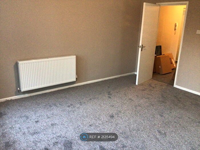 1 Bedroom Flat To Rent In Limefield Court, Salford, M7