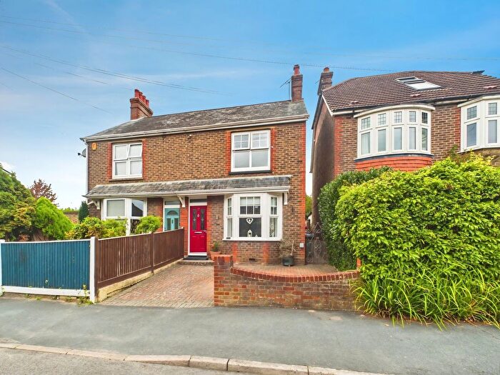 3 Bedroom Semi-Detached House For Sale In Highlands Road, Horsham, RH13